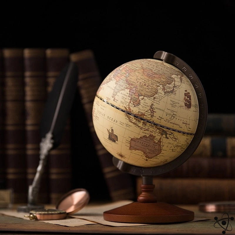 Globe terrestre vintage avec socle en bois