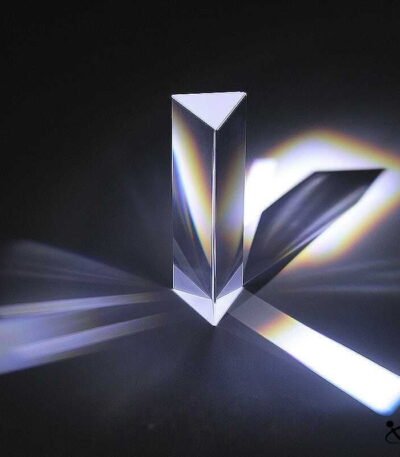 Optical White Traditionnal Prism Science Decor
